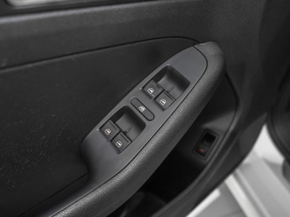 Volkswagen Jetta VI с пробегом 2014 года, цена 945 000 рублей, 252549 км, седан, Автокод Объявления