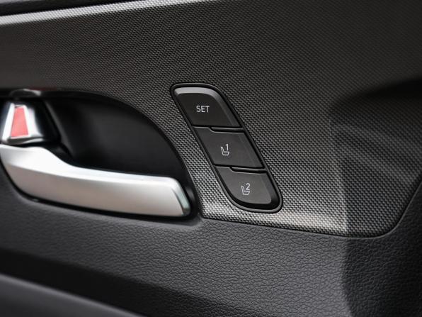 Hyundai Santa Fe IV Рестайлинг с пробегом 2022 года, цена 3 749 000 рублей, 64188 км, внедорожник, Автокод Объявления