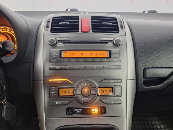 Toyota Auris I с пробегом 2009 года, цена 750 000 рублей, 196540 км, хэтчбек, Автокод Объявления