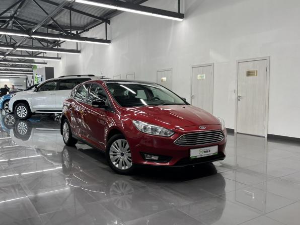 Ford Focus III Рестайлинг с пробегом 2018 года, цена 995 000 рублей, 67602 км, хэтчбек, Автокод Объявления