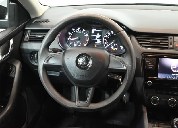 Skoda Octavia III (A7) Рестайлинг с пробегом 2018 года, цена 1 630 000 рублей, 129880 км, лифтбек, Автокод Объявления