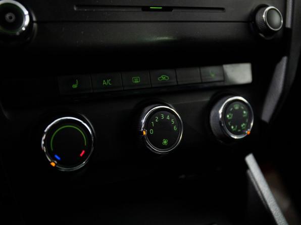 Skoda Octavia III (A7) с пробегом 2013 года, цена 975 000 рублей, 220997 км, лифтбек, Автокод Объявления