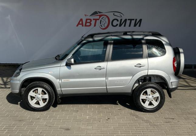 Chevrolet Niva I Рестайлинг с пробегом 2017 года, цена 690 000 рублей, 151200 км, внедорожник, Автокод Объявления