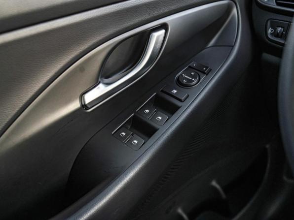 Hyundai i30 III Рестайлинг 2 с пробегом 2023 года, цена 2 200 000 рублей, 130 км, универсал, Автокод Объявления