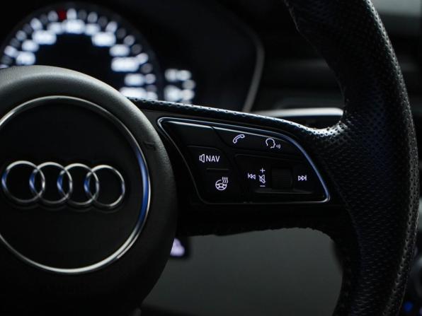 Audi A4 V (B9) с пробегом 2017 года, цена 2 600 000 рублей, 124342 км, седан, Автокод Объявления