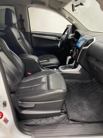 Isuzu D-Max II с пробегом 2018 года, цена 2 299 000 рублей, 105000 км, пикап, Автокод Объявления