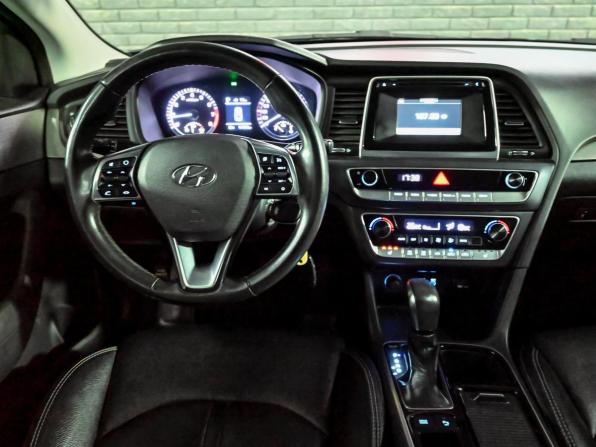 Hyundai Sonata VII (LF) Рестайлинг с пробегом 2017 года, цена 1 680 000 рублей, 161014 км, седан, Автокод Объявления
