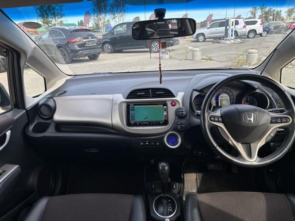 Honda Fit II с пробегом 2013 года, цена 820 000 рублей, 78657 км, хэтчбек, Автокод Объявления
