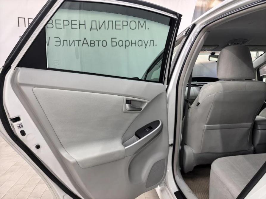 Toyota Prius III Рестайлинг (XW30) Барнаул  - изображение 33