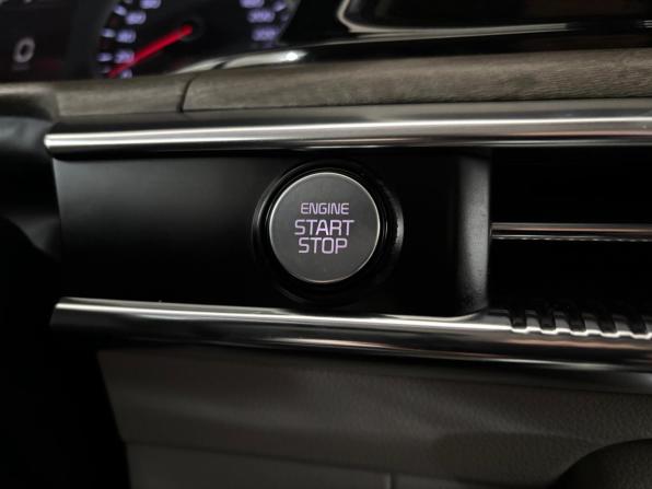 Kia K5 III с пробегом 2021 года, цена 2 900 000 рублей, 44632 км, седан, Автокод Объявления