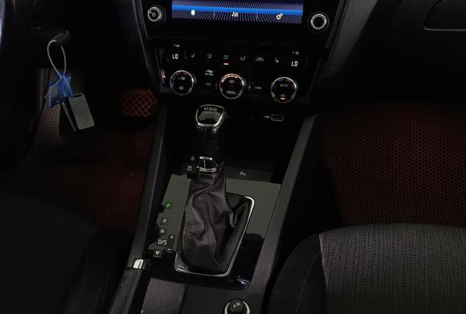 Skoda Octavia III (A7) Рестайлинг с пробегом 2019 года, цена 1 990 000 рублей, 117730 км, универсал, Автокод Объявления