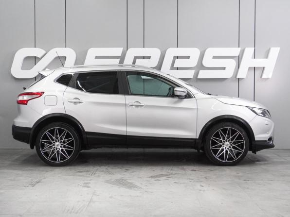 Nissan Qashqai II с пробегом 2016 года, цена 1 696 000 рублей, 118284 км, внедорожник, Автокод Объявления