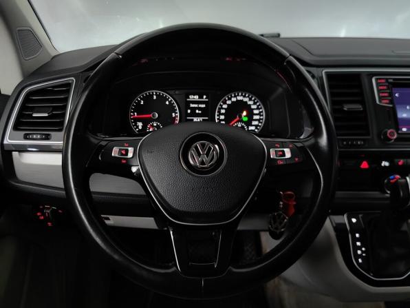 Volkswagen Multivan T6 с пробегом 2015 года, цена 3 085 000 рублей, 175974 км, минивэн, Автокод Объявления