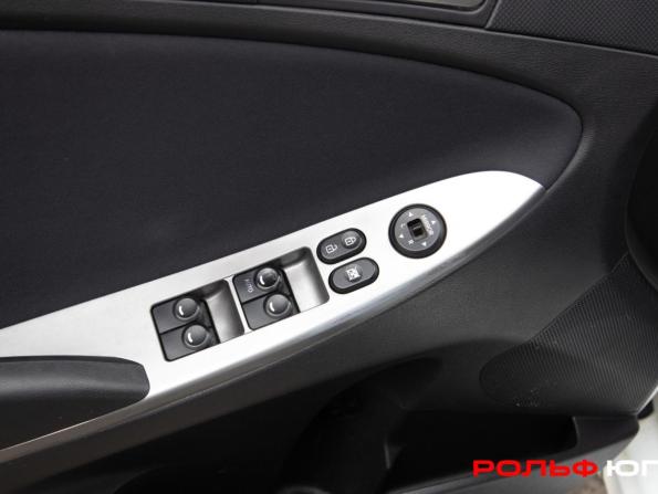 Hyundai Solaris I Рестайлинг с пробегом 2015 года, цена 878 000 рублей, 157632 км, седан, Автокод Объявления