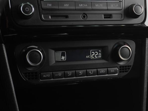 Volkswagen Polo V Рестайлинг с пробегом 2016 года, цена 1 369 000 рублей, 159138 км, седан, Автокод Объявления