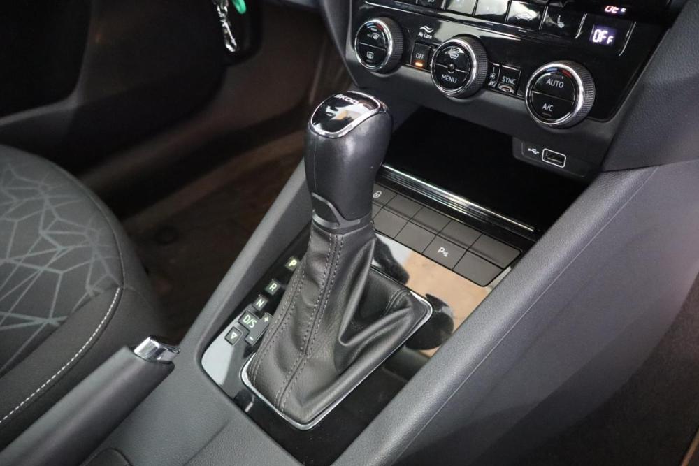 Skoda Octavia III (A7) Рестайлинг Санкт-Петербург  - изображение 11