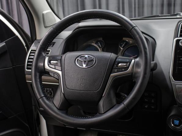Toyota Land Cruiser Prado 150 Series Рестайлинг 2 с пробегом 2018 года, цена 5 898 000 рублей, 63947 км, внедорожник, Автокод Объявления