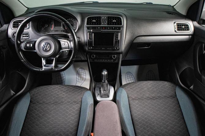 Volkswagen Polo V Рестайлинг с пробегом 2019 года, цена 1 399 000 рублей, 131000 км, седан, Автокод Объявления