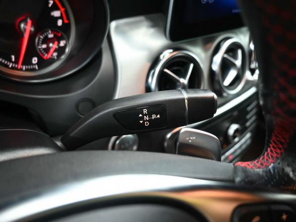 Mercedes-Benz GLA I (X156) Рестайлинг с пробегом 2019 года, цена 2 299 900 рублей, 124962 км, внедорожник, Автокод Объявления