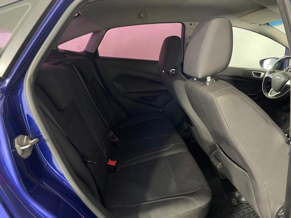Ford Fiesta Mk6 Рестайлинг с пробегом 2015 года, цена 700 000 рублей, 220900 км, седан, Автокод Объявления