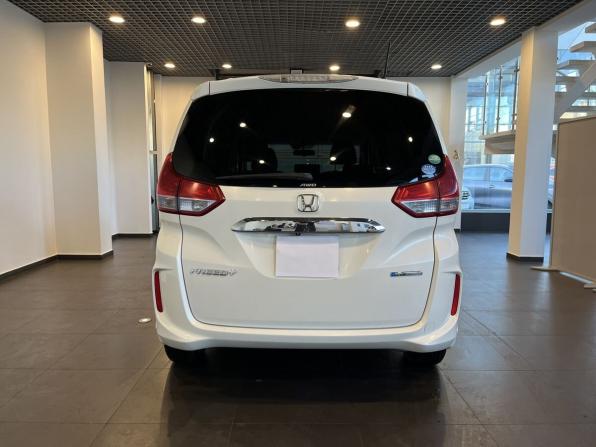 Honda Freed II с пробегом 2017 года, цена 1 625 000 рублей, 110703 км, компактвэн, Автокод Объявления