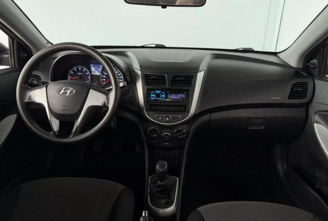 Hyundai Solaris I с пробегом 2013 года, цена 845 000 рублей, 141642 км, седан, Автокод Объявления