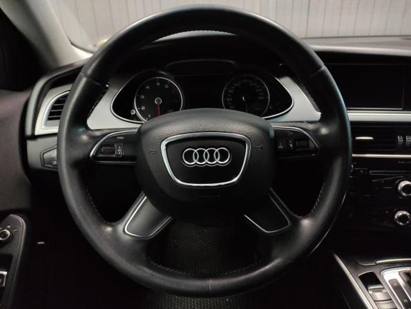 Audi A4 IV (B8) Рестайлинг с пробегом 2013 года, цена 1 050 000 рублей, 240872 км, седан, Автокод Объявления