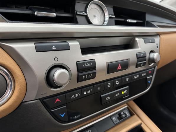 Lexus ES VI Рестайлинг с пробегом 2015 года, цена 1 999 000 рублей, 217673 км, седан, Автокод Объявления