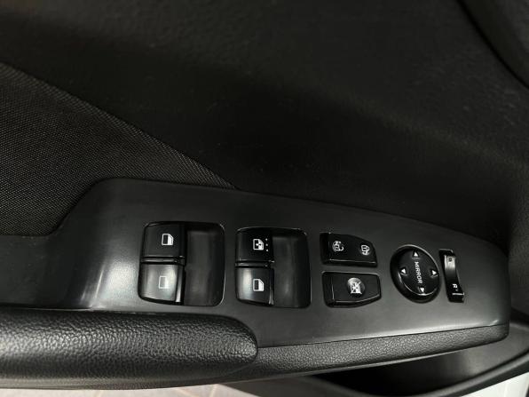 Hyundai Solaris II с пробегом 2017 года, цена 1 099 900 рублей, 169900 км, седан, Автокод Объявления