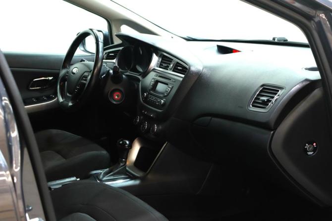 Kia Ceed II Рестайлинг с пробегом 2015 года, цена 1 219 000 рублей, 59777 км, хэтчбек, Автокод Объявления