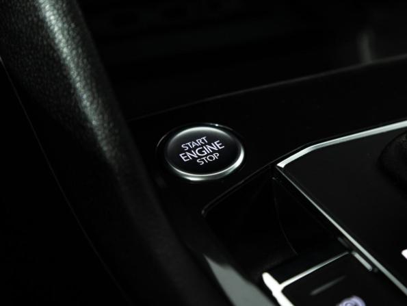 Volkswagen Tiguan II с пробегом 2017 года, цена 2 799 000 рублей, 38944 км, внедорожник, Автокод Объявления
