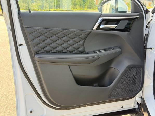Mitsubishi Outlander IV с пробегом 2023 года, цена 3 810 000 рублей, 30 км, внедорожник, Автокод Объявления