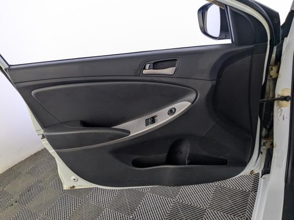 Hyundai Solaris I Рестайлинг с пробегом 2014 года, цена 1 080 000 рублей, 124658 км, хэтчбек, Автокод Объявления