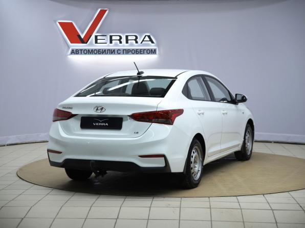 Hyundai Solaris II с пробегом 2018 года, цена 1 050 000 рублей, 161401 км, седан, Автокод Объявления