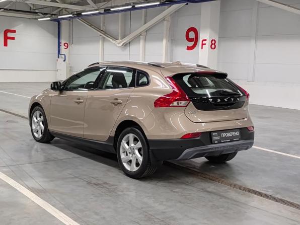 Volvo V40 Cross Country I с пробегом 2014 года, цена 1 349 000 рублей, 72554 км, хэтчбек, Автокод Объявления