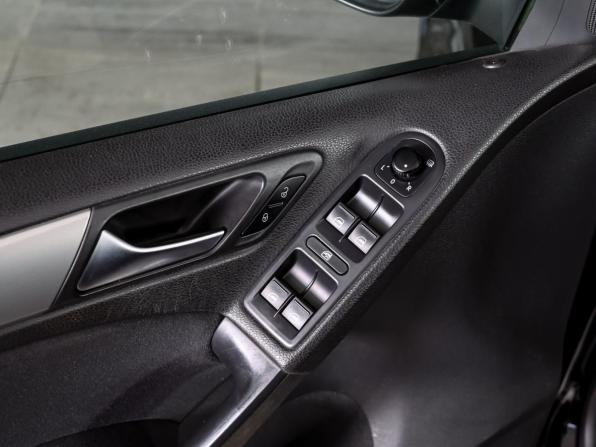 Volkswagen Golf VI с пробегом 2012 года, цена 700 000 рублей, 183133 км, хэтчбек, Автокод Объявления