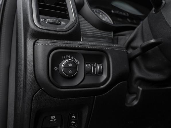 Ram 1500 V с пробегом 2019 года, цена 5 700 000 рублей, 156439 км, пикап, Автокод Объявления