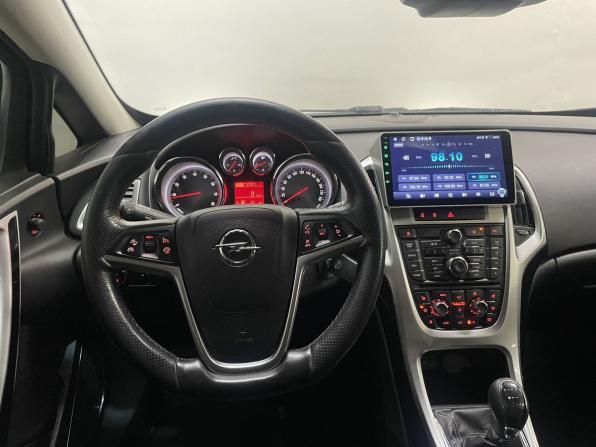 Opel Astra J Рестайлинг с пробегом 2013 года, цена 690 000 рублей, 276386 км, хэтчбек, Автокод Объявления