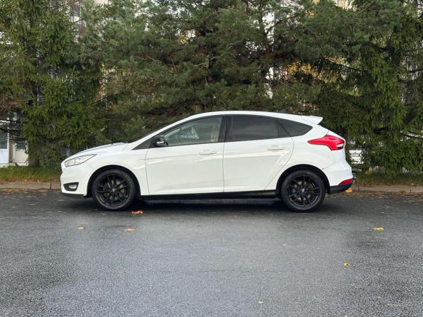 Ford Focus III Рестайлинг с пробегом 2017 года, цена 979 000 рублей, 165929 км, хэтчбек, Автокод Объявления