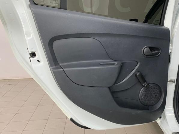 Renault Logan II Рестайлинг с пробегом 2018 года, цена 700 000 рублей, 126694 км, седан, Автокод Объявления