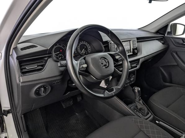 Skoda Rapid II с пробегом 2022 года, цена 1 650 000 рублей, 76968 км, лифтбек, Автокод Объявления