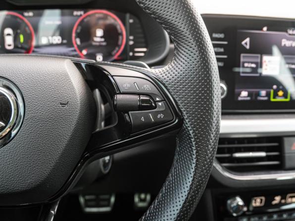 Skoda Rapid II с пробегом 2021 года, цена 2 210 000 рублей, 79105 км, лифтбек, Автокод Объявления