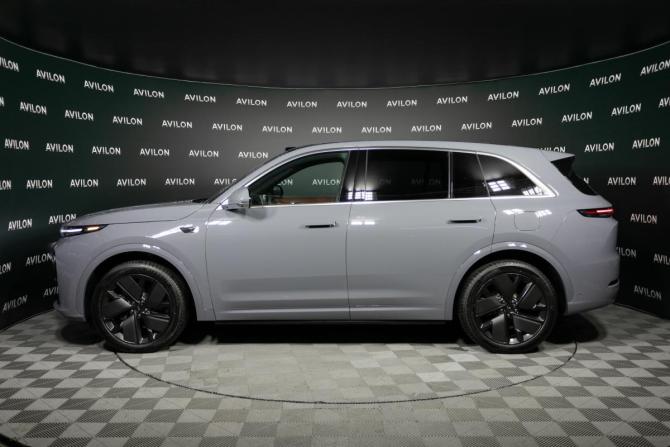 Новый Li Auto (Lixiang) L7 I Рестайлинг 2025 года, цена 10 950 585 рублей, внедорожник, Автокод Объявления