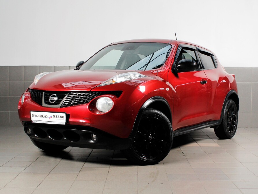 Nissan Juke 2011 красный