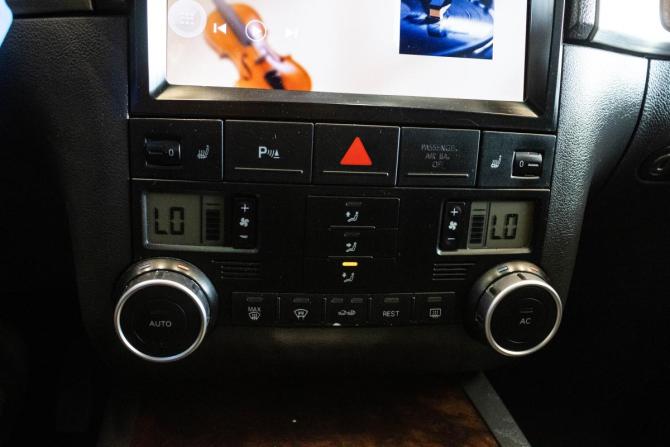 Volkswagen Touareg I Рестайлинг с пробегом 2008 года, цена 1 208 000 рублей, 280341 км, внедорожник, Автокод Объявления