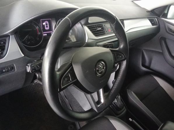 Skoda Rapid I Рестайлинг с пробегом 2019 года, цена 1 280 000 рублей, 109056 км, лифтбек, Автокод Объявления