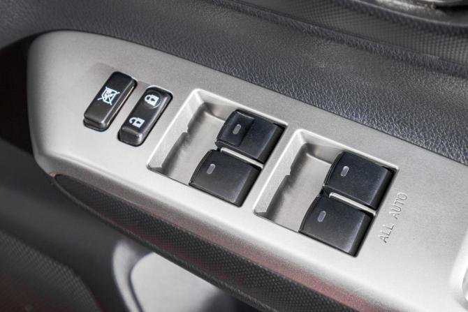 Toyota Wish II с пробегом 2010 года, цена 1 349 000 рублей, 143000 км, минивэн, Автокод Объявления