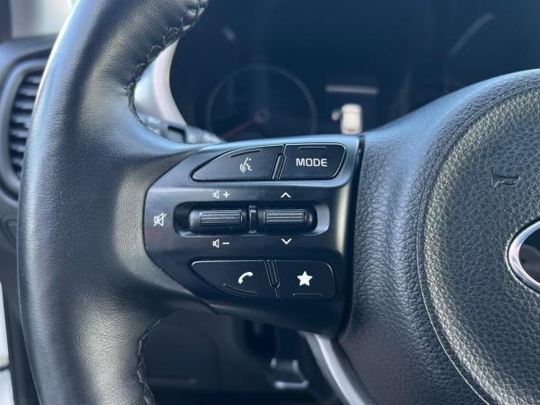 Kia Rio IV Рестайлинг с пробегом 2021 года, цена 1 690 000 рублей, 52827 км, хэтчбек, Автокод Объявления