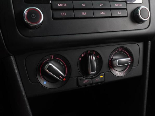 Volkswagen Polo V с пробегом 2012 года, цена 749 000 рублей, 104947 км, седан, Автокод Объявления