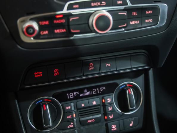 Audi Q3 I (8U) Рестайлинг с пробегом 2018 года, цена 2 599 000 рублей, 89829 км, внедорожник, Автокод Объявления